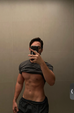 Luccas Cesarini - Garoto de Programa em Recife - PE Luccas Cesarini - Garoto de Programa em Recife - PE